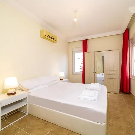 With Shared Pool In Appartement *